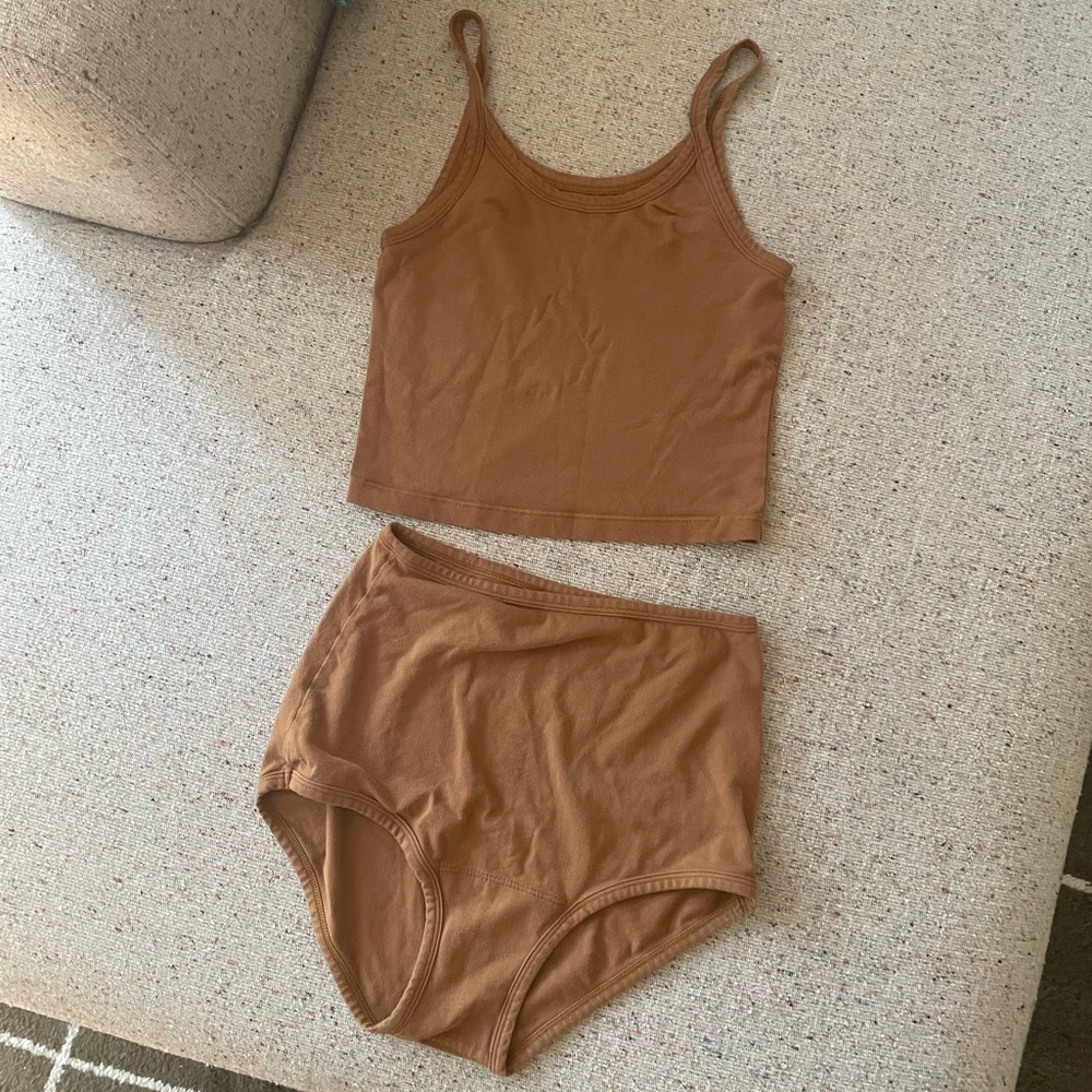 ARQ set in Toffee brown xs/s